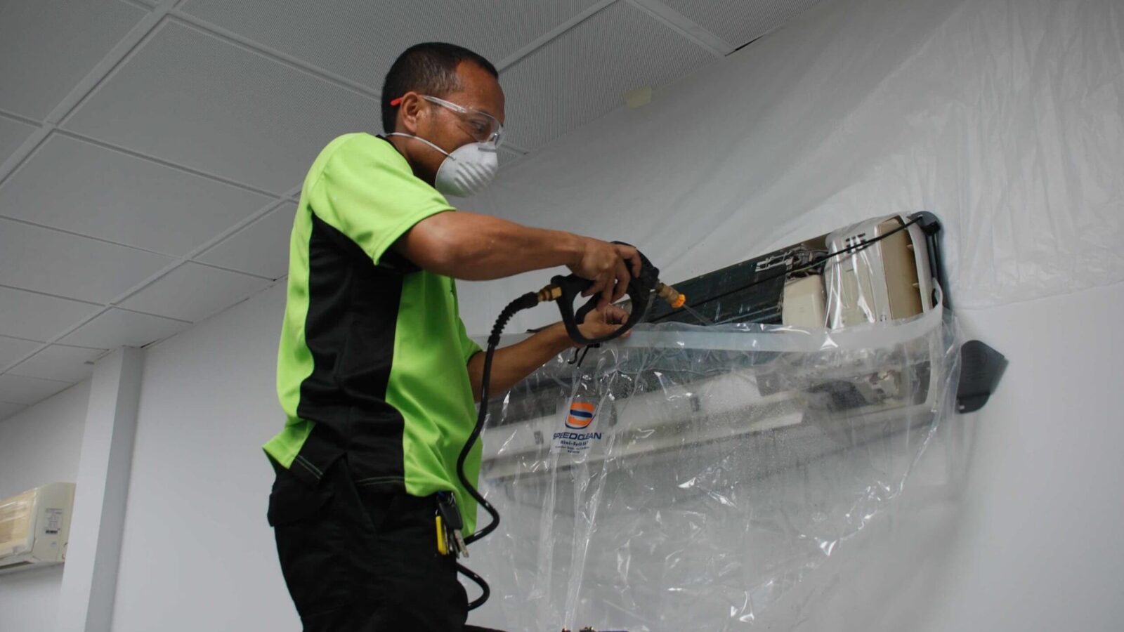 Repairplus -Expert -reparing - ac - in - dubai